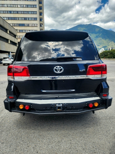 Imagen 7 de 12 de Toyota Land Cruiser 200