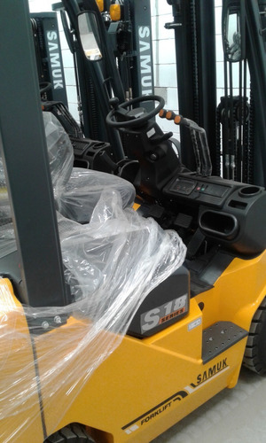 Imagen 3 de 15 de Autoelevador Samuk 1.8 Toneladas Torre Triple 4.80 Mts.