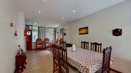Hermosa Casa Venta Hurlingham C/jardín Aptacrédito