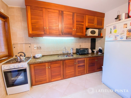 Casa En Cantegril- Ref: 1335