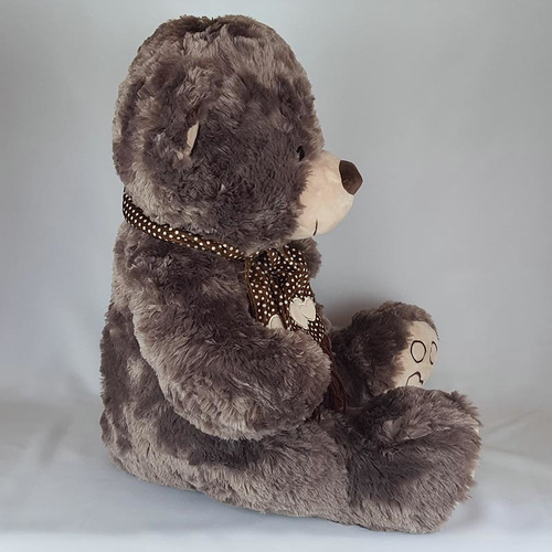 Imagem 2 de 3 de Urso De Pelúcia 60cm Marrom Acinzentado Cachecol Coração