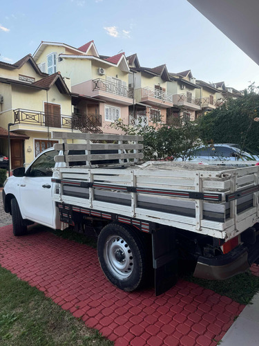 Toyota Hilux 2.8 Tdi Std Cab. Simples 4x4 2p