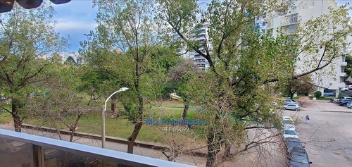 Imagen 3 de 10 de Apartamento Tres Dormitorios. Frente Plaza Biarritz