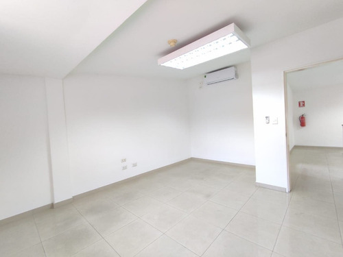 Imagen 4 de 15 de Se Alquila Casa Para Oficina 228m2 La Trinidad