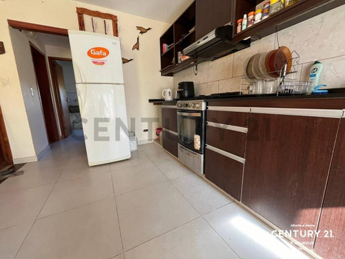 Casa De (5) Cinco Ambientes En Venta - Permuta - Villa Gesell, Costa Atlántica