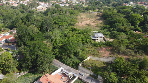 En Venta Terreno De 1243mts, Excelente VĂas De Acceso, Zona Residencial Ubicado En Urb. Colinas De Guataparo, Valencia