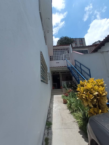 Venta De Hermosa Y Acogedora Casa En Lomas De La Trinidad    Bv