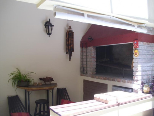 Importante Casa 3 Dormitorios, Gge, Patio.