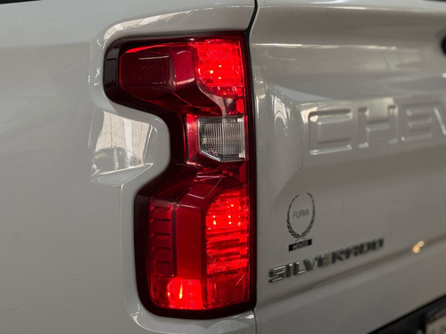 Chevrolet Silverado 4.3 V6 1500 WT Cabina Regular 4x2 At