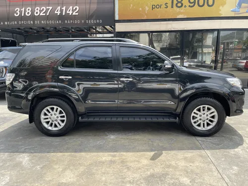 Toyota Fortuner 2.7L AT 2700CC 4X2