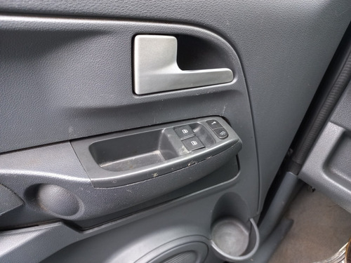 Imagen 9 de 10 de Volkswagen Fox 2009 1.6 Comfortline 70a 3 P