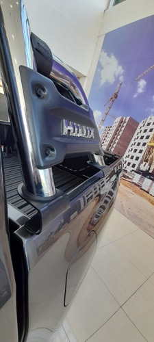 Imagen 5 de 16 de Toyota Hilux 4x2 Dc Srx 2.8 Tdi 6 At 2022