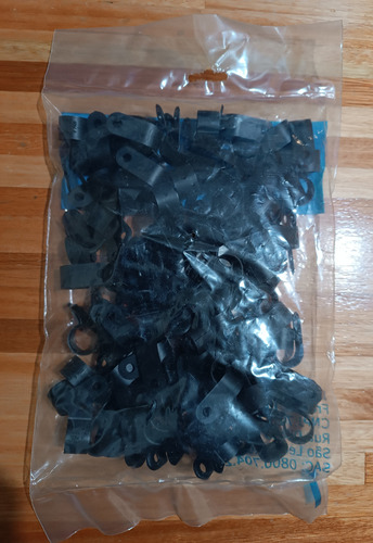 Grampa Para Caño O Cables De 14,5mms X 100u (fr7906uvpr100)