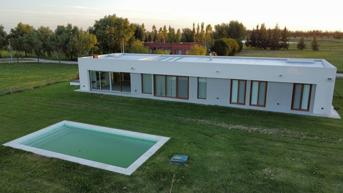 Imagen 4 de 27 de Casa Venta Barrio Cerrado Campos De Roca Ii 5 Ambientes 3 Dormitorios Convenio Haras Y Miralagos