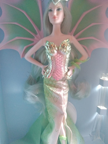 Barbie Top Model Básics Louboutin Super Bella Dragón (Usado)