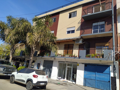 Vende Un Edificio  De 4 Pisos Esq. A Estrenar  565 M2