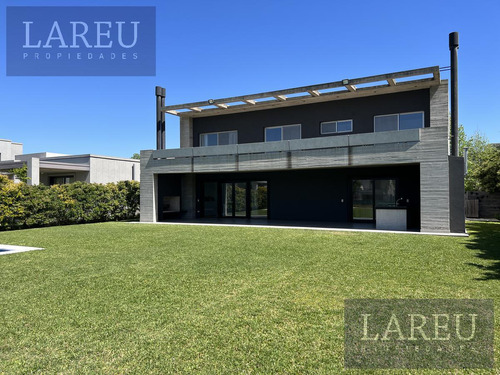 Casa En Venta En El Barrio Privado Las Liebres, Pilar