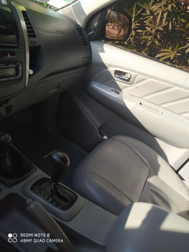 Toyota Hilux 3.0 Cd Srv Cuero I 171cv 4x4 4at 2011