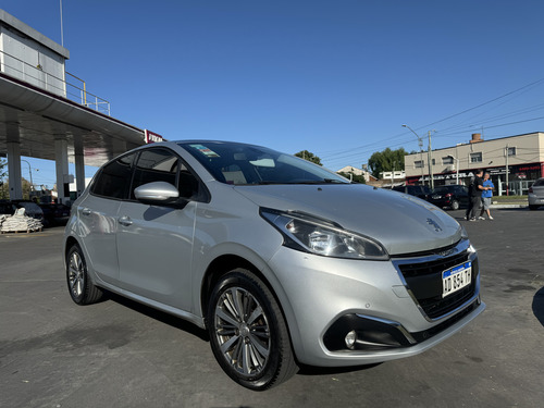 Peugeot 208 1.6 Feline