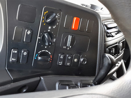Imagem 20 de 25 de Mercedes-benz Axor2036 4x2 Teto Alto Susp Chassi Metálica