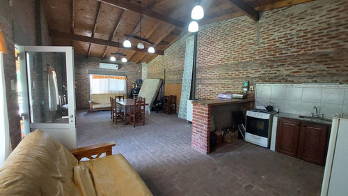 Imagen 13 de 22 de Excelente Quinta Con Pileta Y Gran Parque A La Venta En Abbott - Monte