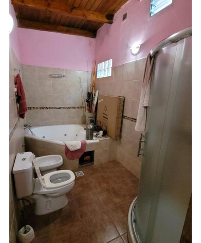 Casa Quinta Con Pileta, Y Amplio Terreno Parquizado
