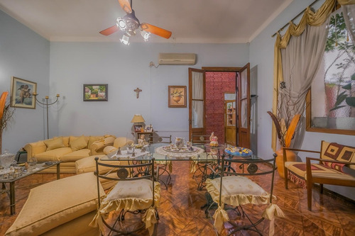 Venta Ph Tipo Casa 4 Ambientes Colegiales Cochera Y Patio