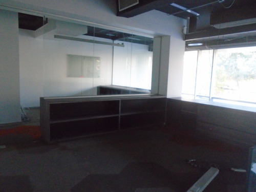 Oportunidad ! Local De 97,57 M2 - Tranqueras- Av Las Condes