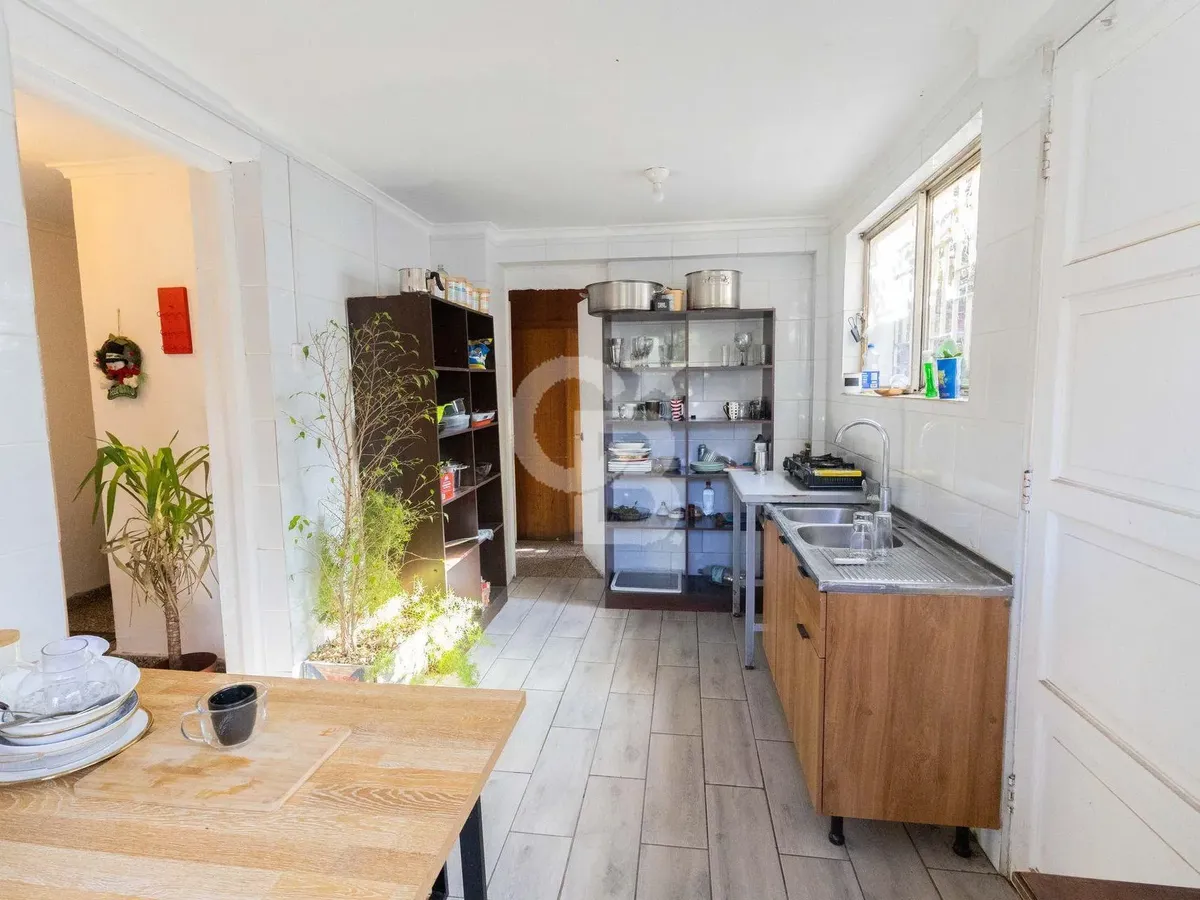 Imagen 1 de 18 de Gran Casa Con Potencial Para Uso Mixto | Providencia