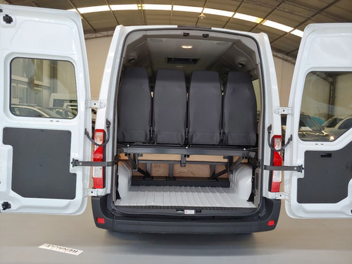 Imagen 2 de 18 de Renault Master Minibús