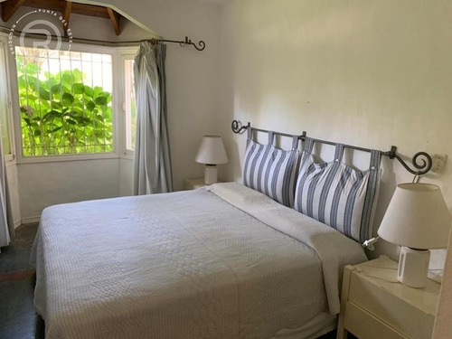 Casa De 2 Plantas En Venta, Zona Aidy Grill