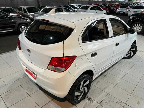 Imagem 8 de 15 de Chevrolet Onix 1.0 Mt Ls 2016