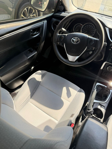 Toyota Corolla 1.8 Base Mt
