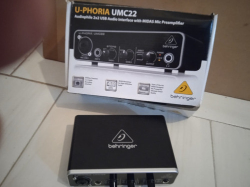 Interfaz Behringer Umc22