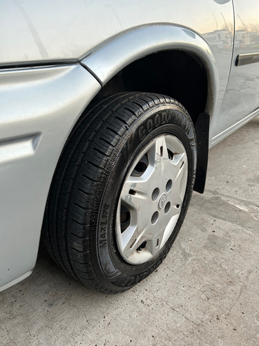 Chevrolet Corsa Classic 1.6 Gl