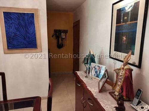 Imagen 4 de 10 de Apto Venta Clnas. La Tahona Mls #22-15198 Espectacular Planta Baja Con 92 Mts + 67,86 Mts Correspondiente A Amplio Jardín, Espectacular Para Reuniones Familiares
