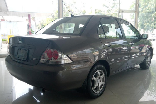 Imagen 3 de 8 de Mitsubishi Lancer 1.6