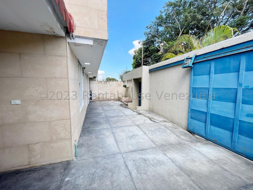 Casa Remodelada En Venta En Macaracuay Caracas Parrillera Psicina 3 Plantas Terraza Privada