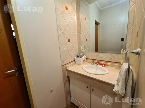 Imagen 17 de 30 de Fonrouge Al 1000 Hermosa Casa Con Cochera, Patio, Sauna Y Sum