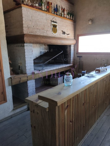 Amplia Casa En Alto De Punta Piedras, Con Parrillero Y Capacidad Grande- Ref: 618