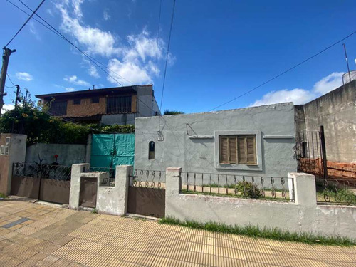 Casa En Venta En Castelar Norte