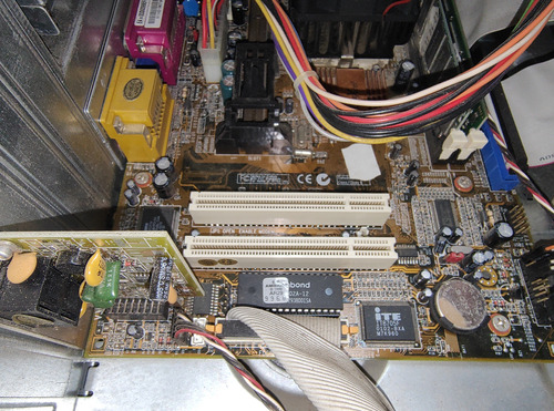 Pc Antigua Intel Celeron 667mz 128kb / 176mb Ram Sin Rigido (Usado)