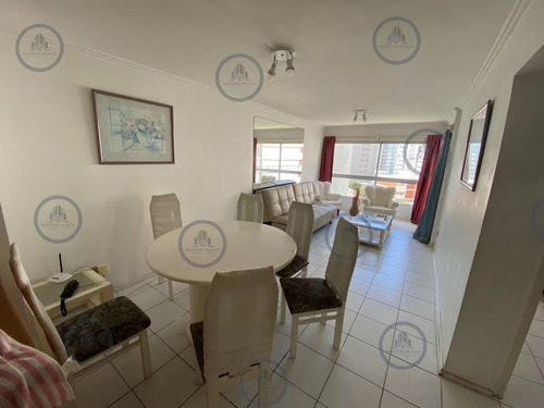 Venta De Apartamento De Dormitorio Y Medio, Oportunidad De Inversion, Playa Brava, Punta Del Este