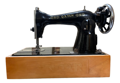 Maquina De Coser Familiar Qtex Con Motor Y Cajon Singer 