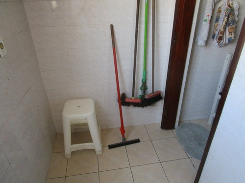 Aluga-se Apartamento De 1 Dormitório. Próximo À Praia!!