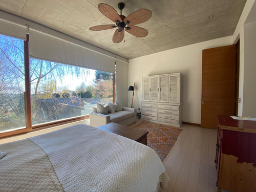 Moderna Casa En Condominio Alto Nogales. Machalí.