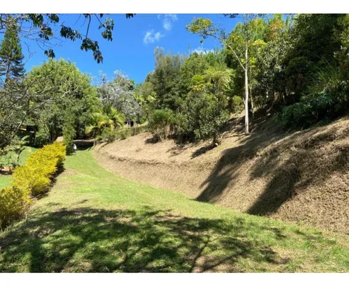 Se Vende Finca En Rionegro Vda Las Cuchillas Área Lote 7397 M2 Negocia