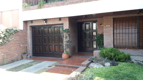 Casa En Venta 4 Ambientes Moron