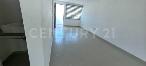 Casa Dúplex En Venta En Escobedo 12°80, Pedro Escobedo, Querétaro.