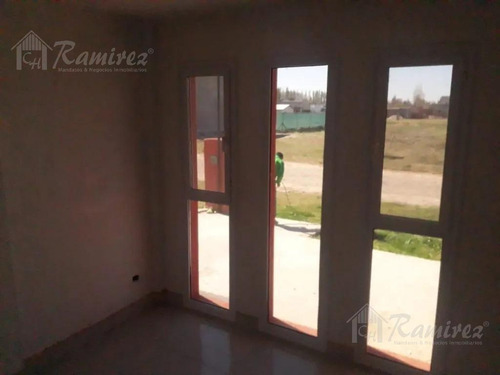 Casa En Venta 6 Ambientes A Estrenar - Plottier, Neuquen